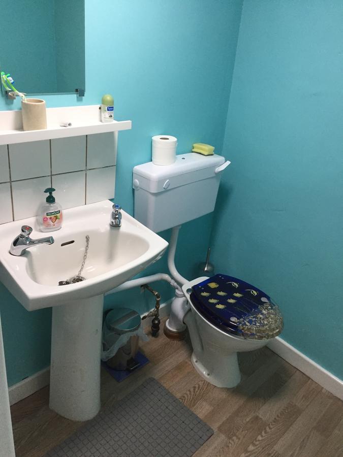 Snowdonia Mountain Hostel Bethesda Bagian luar foto
