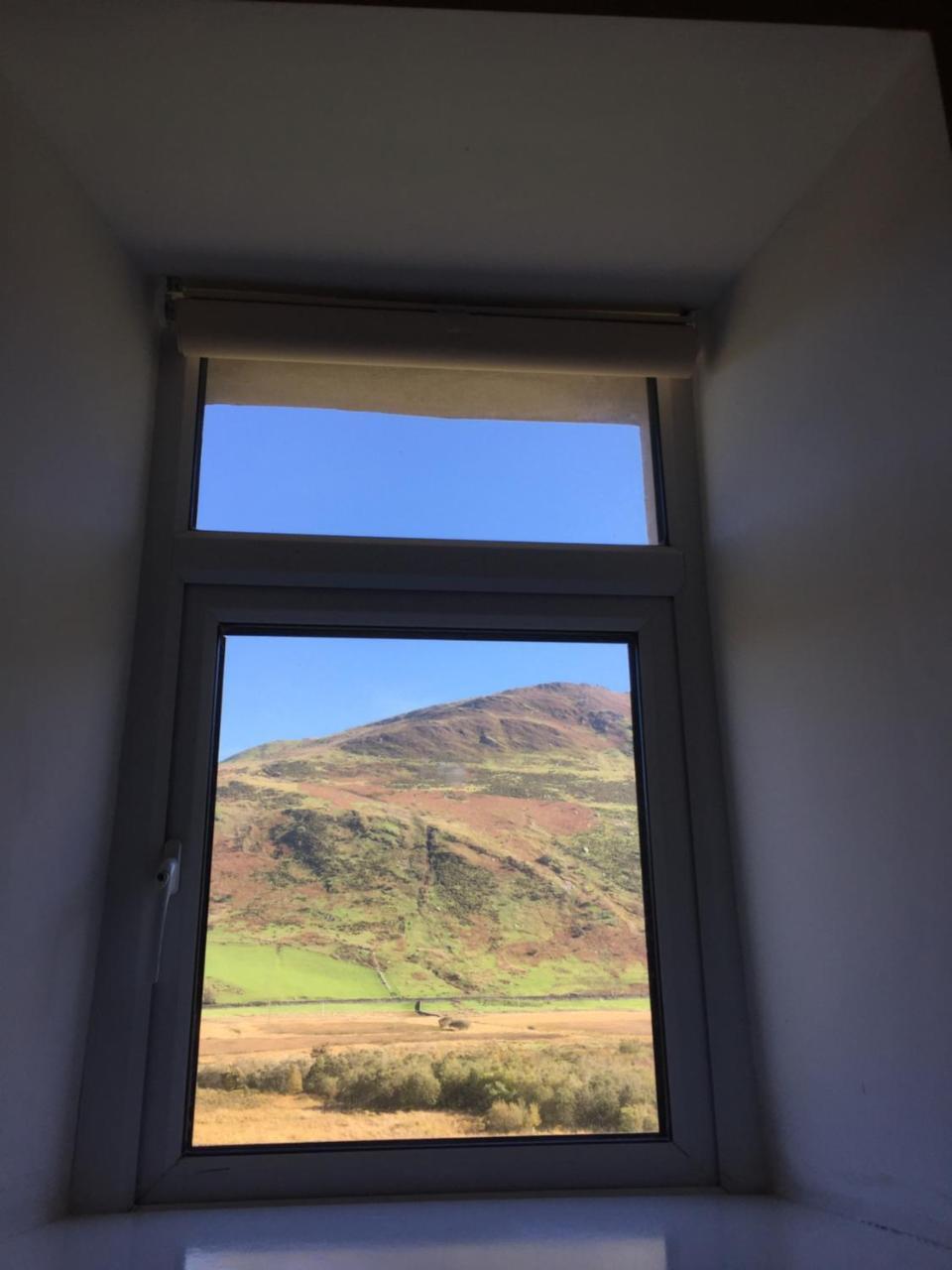 Snowdonia Mountain Hostel Bethesda Bagian luar foto